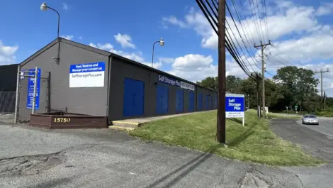 Rockville Self Storage side photo of exterior building.